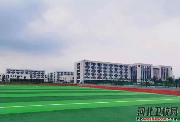 邢臺(tái)應(yīng)用技術(shù)職業(yè)學(xué)院操場(chǎng)