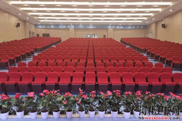 石家莊財(cái)經(jīng)商貿(mào)學(xué)校禮堂