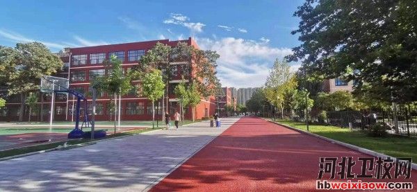 河北東方學(xué)院操場(chǎng)