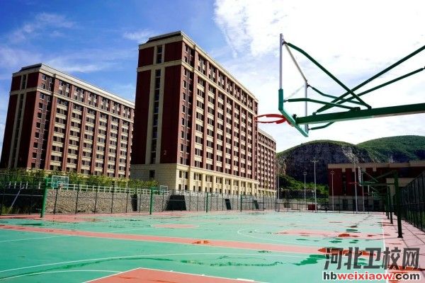 石家莊財(cái)經(jīng)職業(yè)學(xué)院籃球場