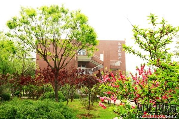 燕京理工學(xué)院實驗樓