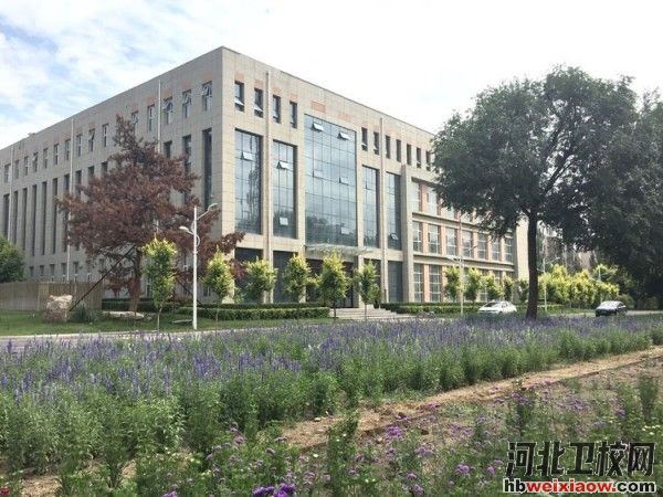宣化科技職業(yè)學院實訓樓