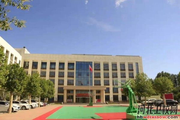 石家莊通用職業(yè)中學籃球場