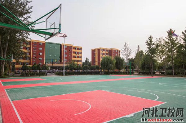 石家莊新希望職業(yè)中專學(xué)校籃球場(chǎng)