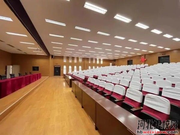 邯鄲應(yīng)用技術(shù)職業(yè)學(xué)院禮堂